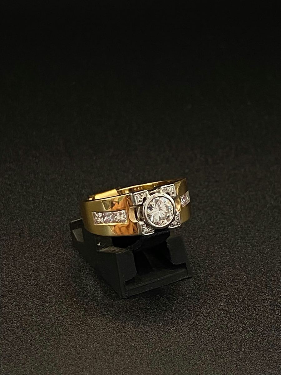 Cruz de Diamante en Oro
