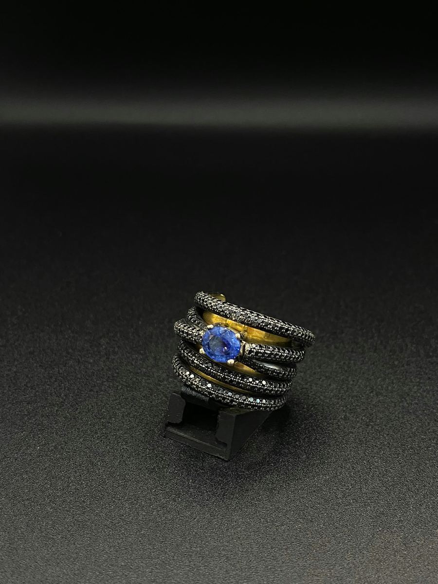 Espiral de Zafiro y Diamante Negro