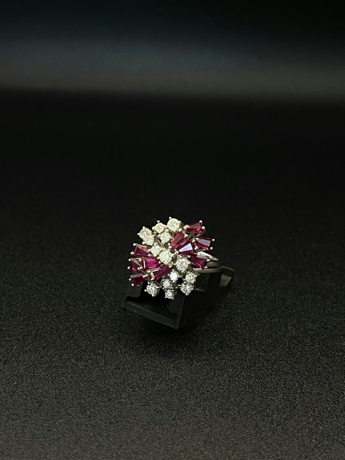 Anillo flor de diamantes en pavé Terry's Oro