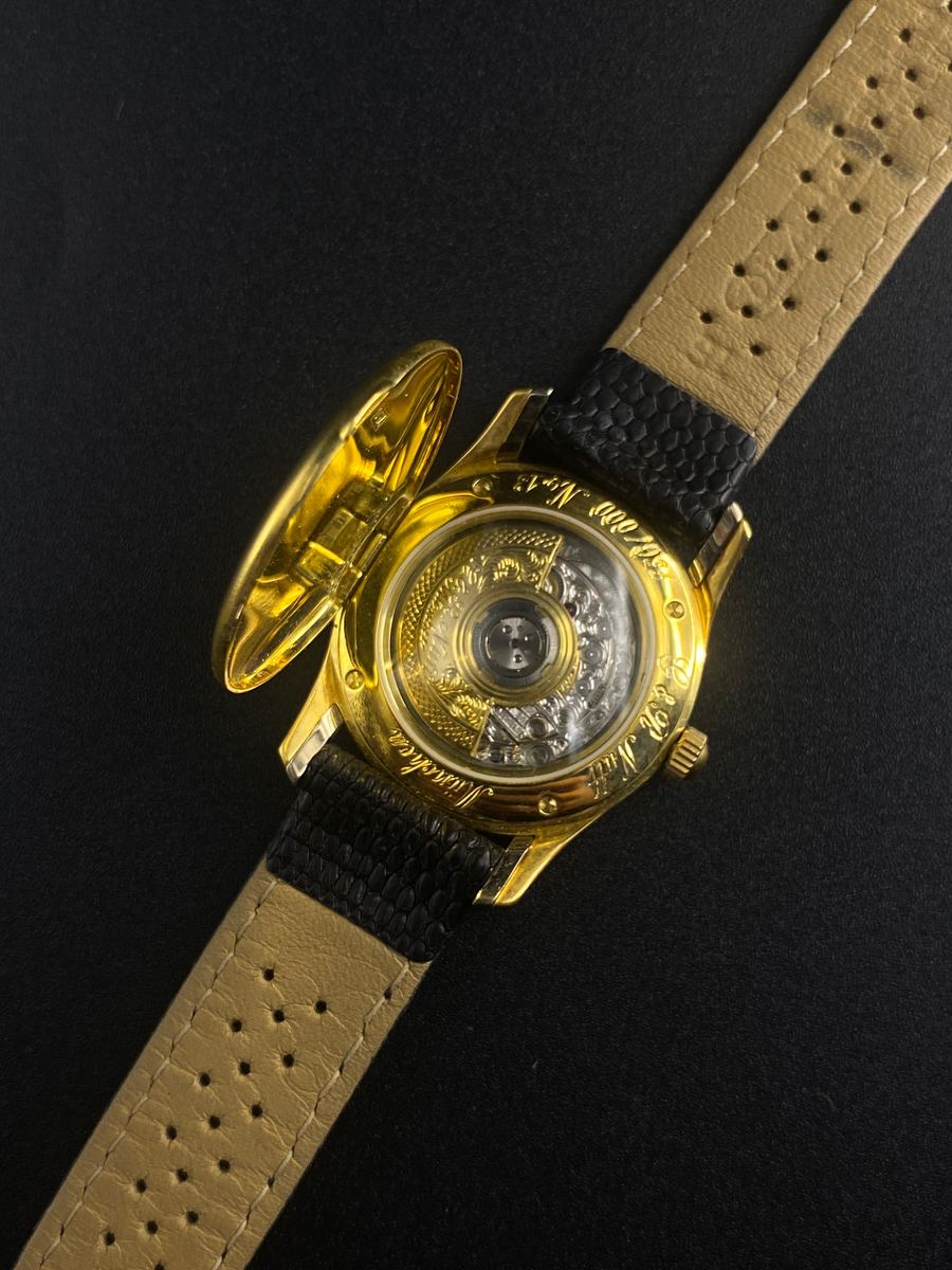 Reloj Oro Correa Perforada