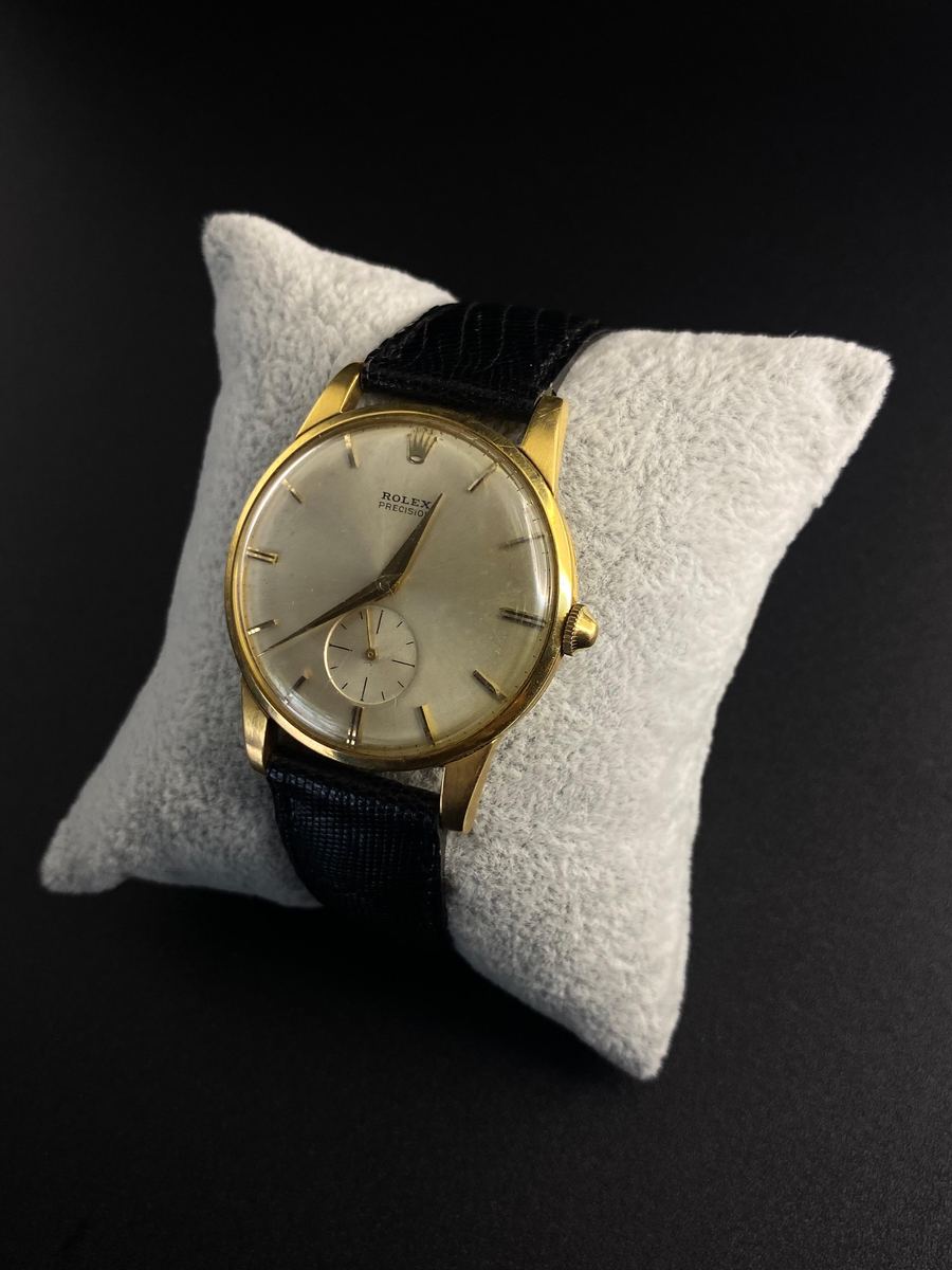 Reloj Oro en Cojín I
